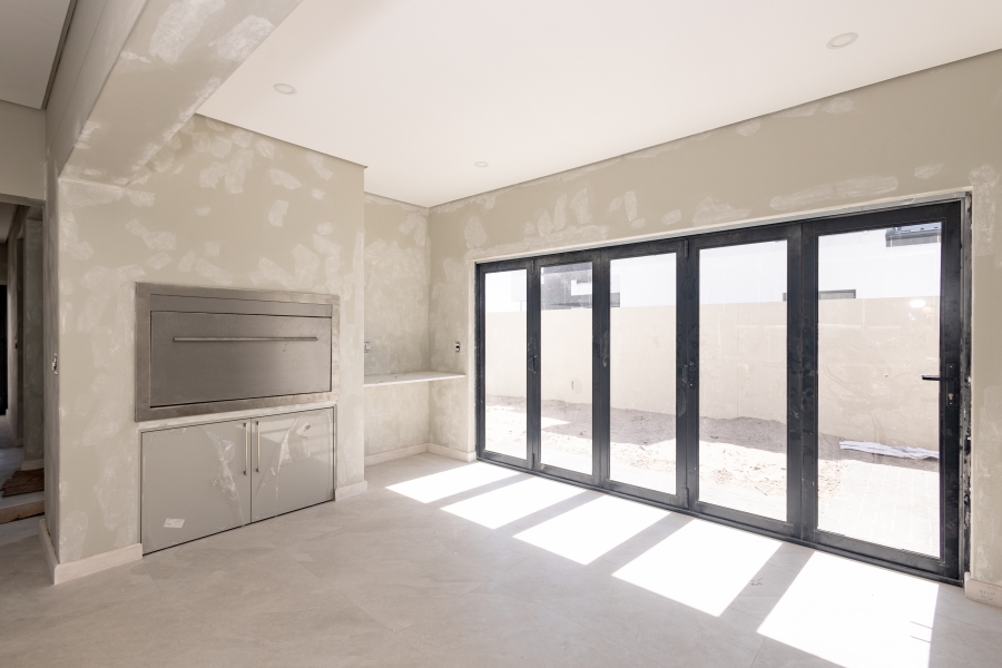 4 Bedroom Property for Sale in Sandown Western Cape